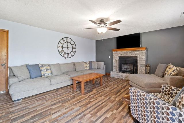 1212 Breckenridge Court, Blue Springs, MO 64015