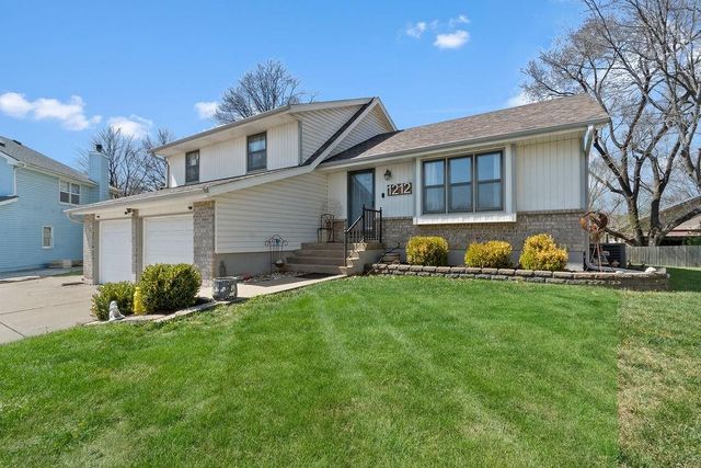 1212 Breckenridge Court, Blue Springs, MO 64015