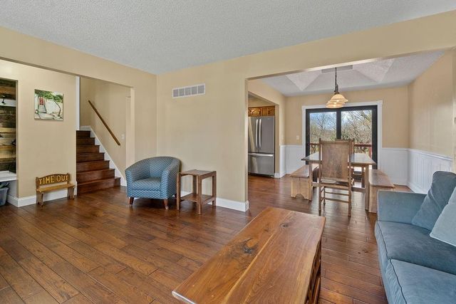 1212 Breckenridge Court, Blue Springs, MO 64015