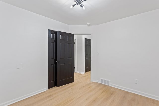 18031 Mendota Street, Detroit, MI 48221