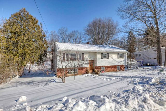 10 Collier Drive E, Carmel, NY 10512