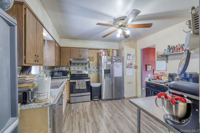 10 Collier Drive E, Carmel, NY 10512