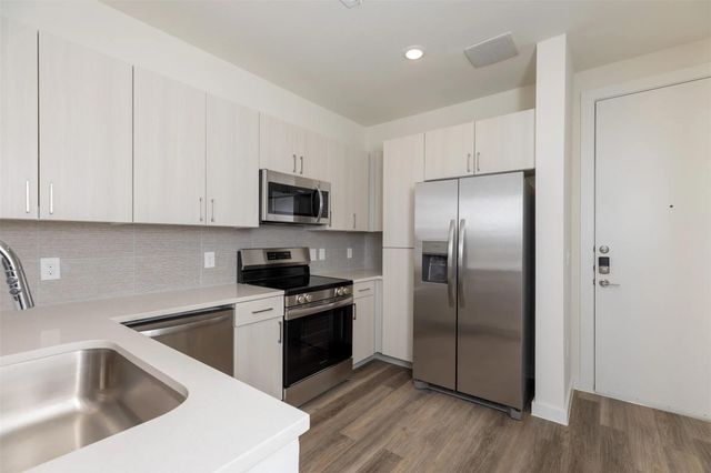 1690 North Loop 126, Houston, TX 77009