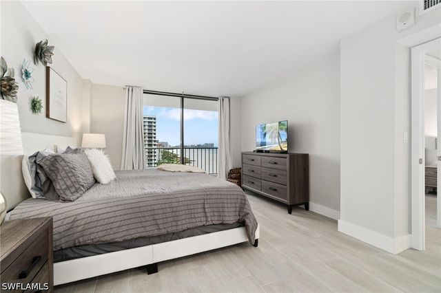 380 Seaview CT 1209, Marco Island, FL 34145