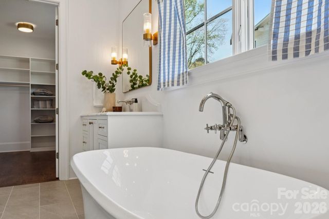 444 Hunter Lane, Charlotte, NC 28211