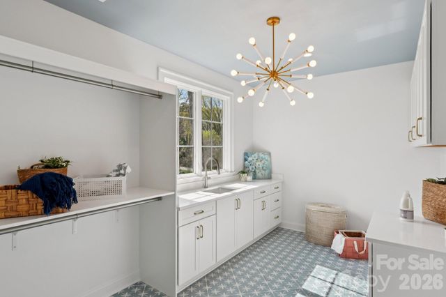 444 Hunter Lane, Charlotte, NC 28211