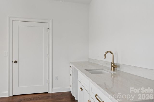 444 Hunter Lane, Charlotte, NC 28211