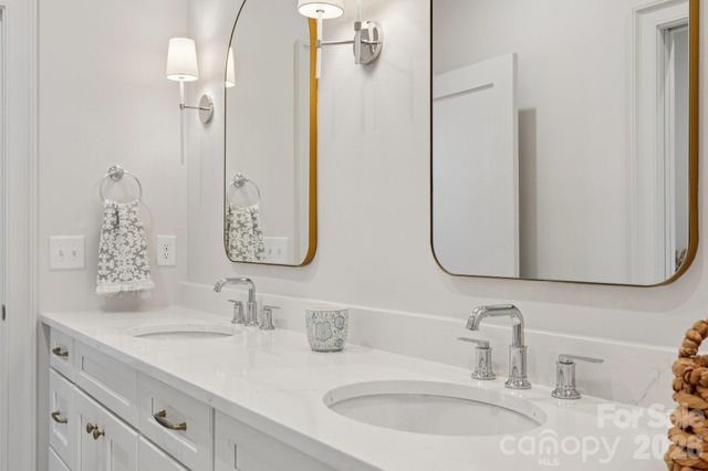 444 Hunter Lane, Charlotte, NC 28211