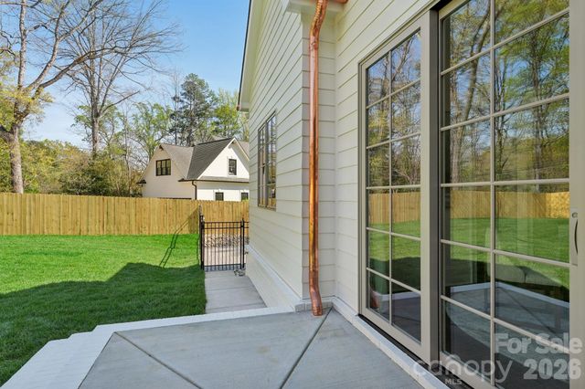 444 Hunter Lane, Charlotte, NC 28211