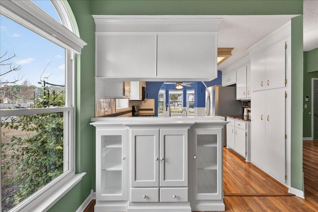 Image 11 of property listing at 201 Ash Court, Summerville, SC 29486