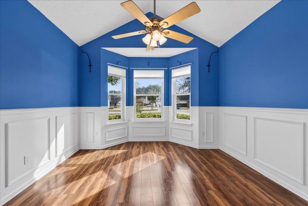 Image 15 of property listing at 201 Ash Court, Summerville, SC 29486