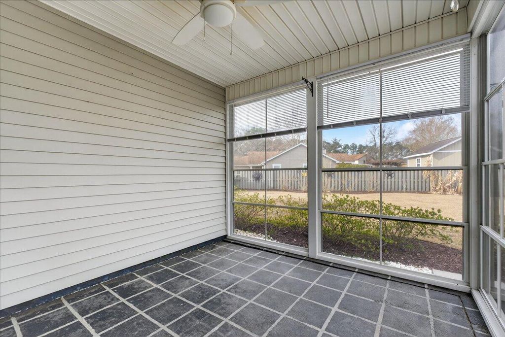 Image 17 of property listing at 201 Ash Court, Summerville, SC 29486