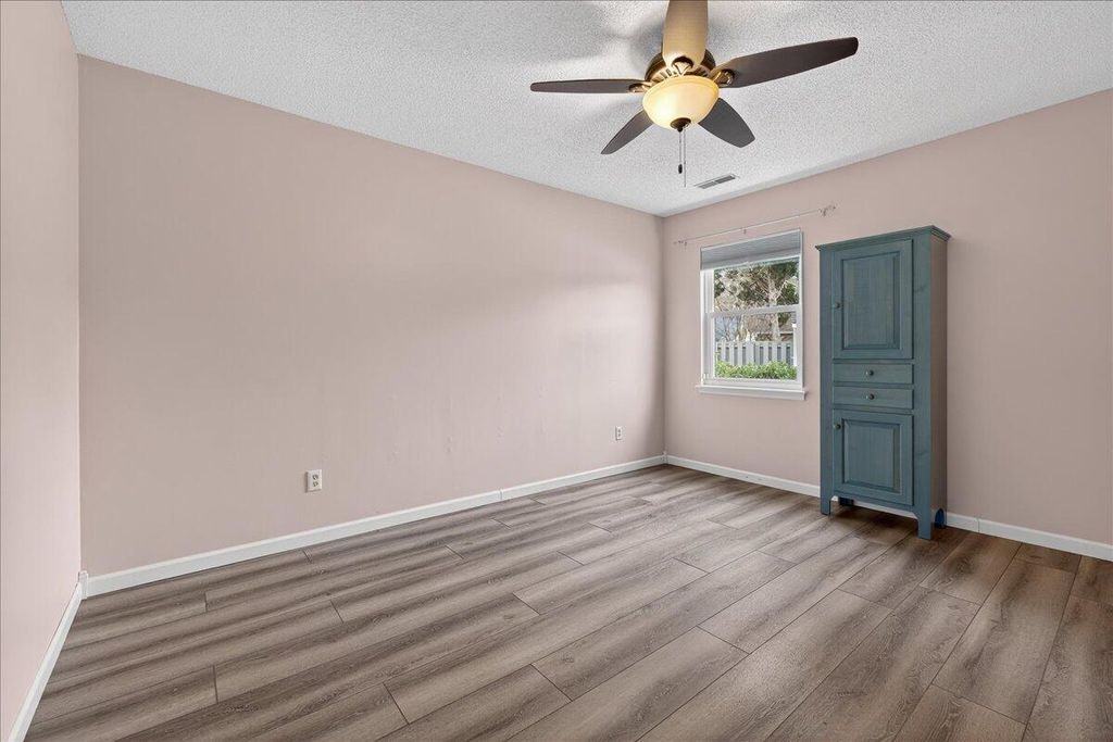 Image 24 of property listing at 201 Ash Court, Summerville, SC 29486