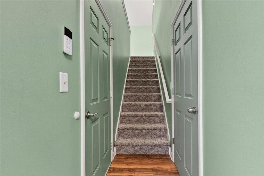 Image 34 of property listing at 201 Ash Court, Summerville, SC 29486