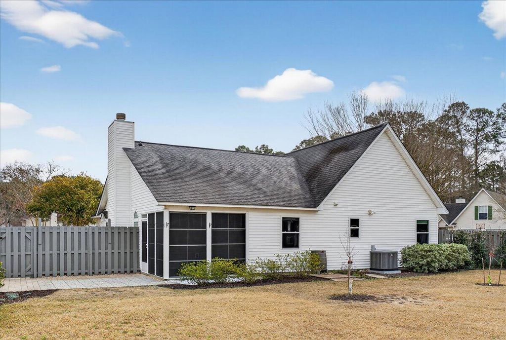 Image 39 of property listing at 201 Ash Court, Summerville, SC 29486