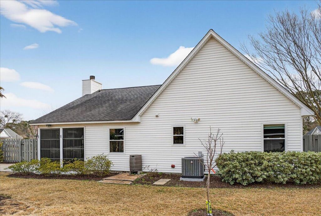 Image 41 of property listing at 201 Ash Court, Summerville, SC 29486