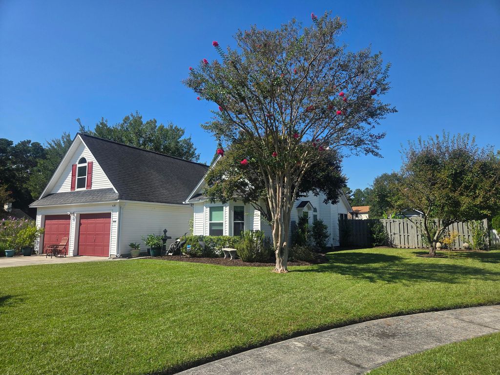 Image 45 of property listing at 201 Ash Court, Summerville, SC 29486