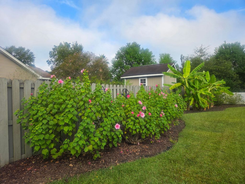 Image 46 of property listing at 201 Ash Court, Summerville, SC 29486