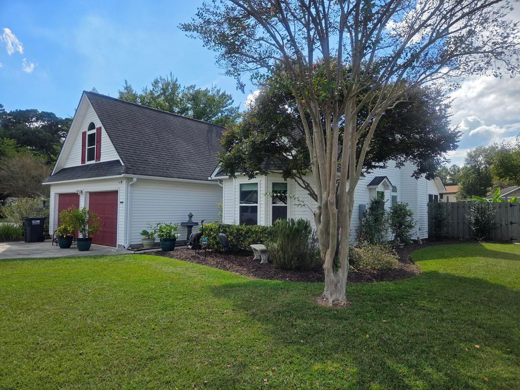 Image 48 of property listing at 201 Ash Court, Summerville, SC 29486