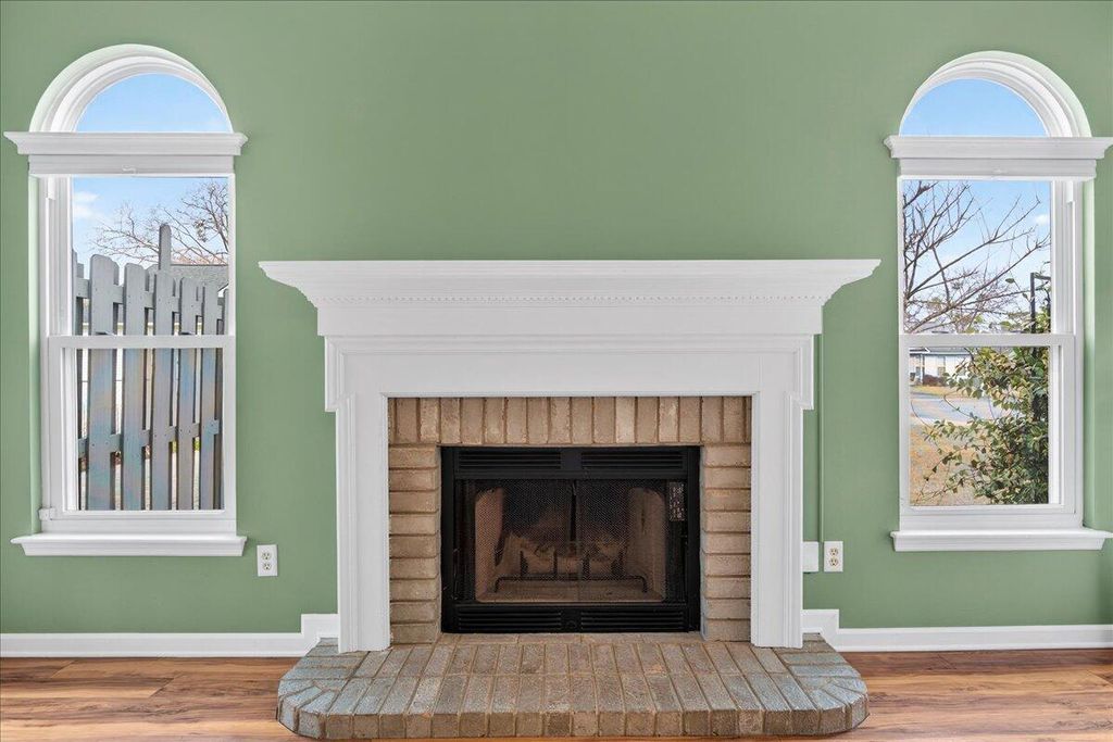 Image 9 of property listing at 201 Ash Court, Summerville, SC 29486