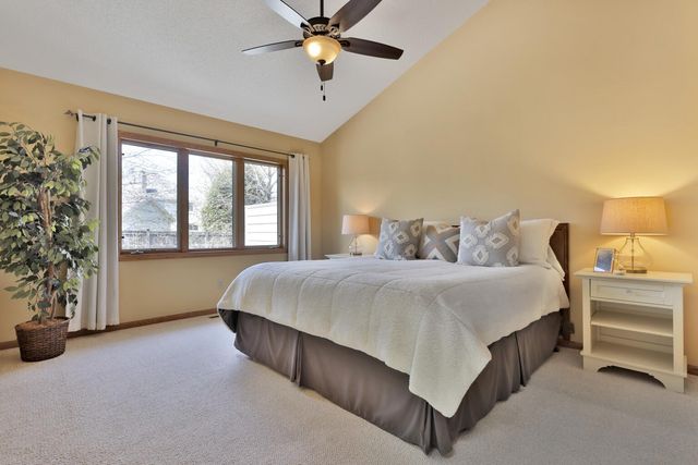 6861 W 82nd Street, Bloomington, MN 55438