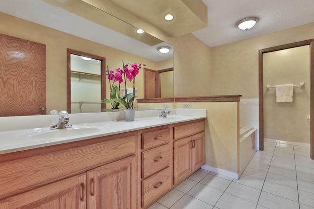 6861 W 82nd Street, Bloomington, MN 55438