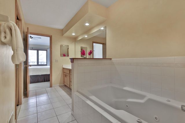 6861 W 82nd Street, Bloomington, MN 55438