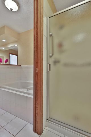 6861 W 82nd Street, Bloomington, MN 55438