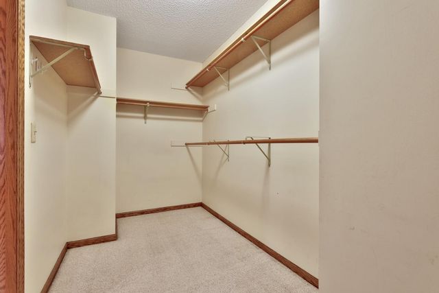 6861 W 82nd Street, Bloomington, MN 55438