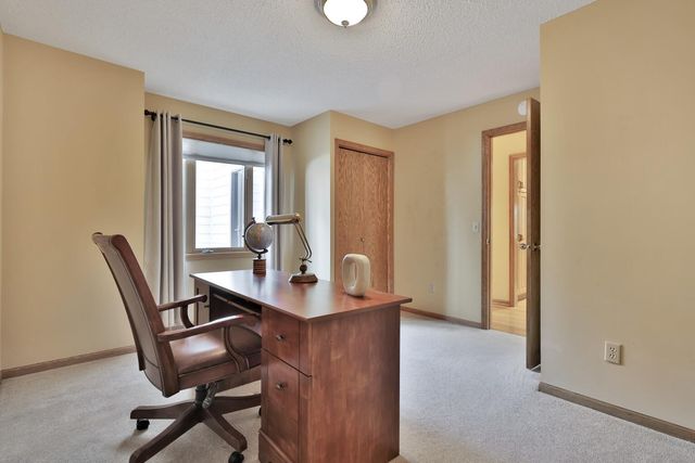 6861 W 82nd Street, Bloomington, MN 55438