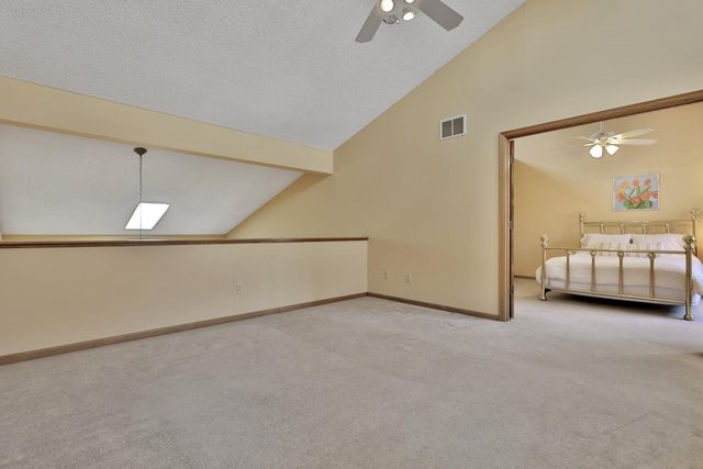 6861 W 82nd Street, Bloomington, MN 55438
