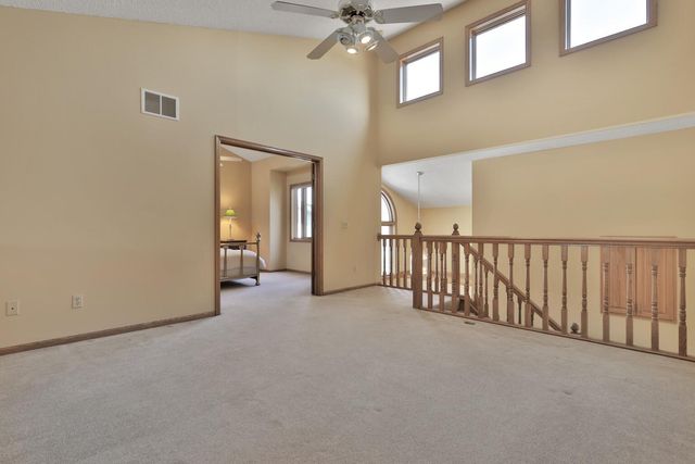 6861 W 82nd Street, Bloomington, MN 55438
