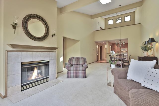 6861 W 82nd Street, Bloomington, MN 55438