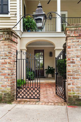 121 W Shipyard Road, Mount Pleasant, SC 29464