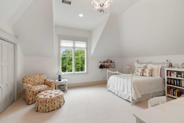 121 W Shipyard Road, Mount Pleasant, SC 29464