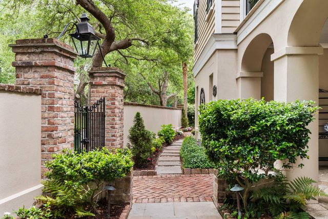 121 W Shipyard Road, Mount Pleasant, SC 29464