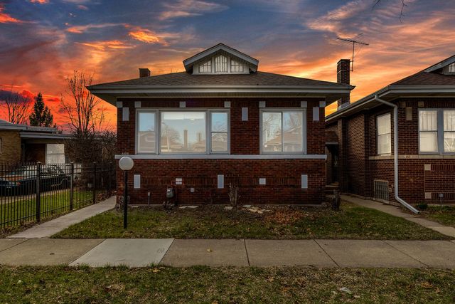 8406 S Oglesby Avenue, Chicago, IL 60617