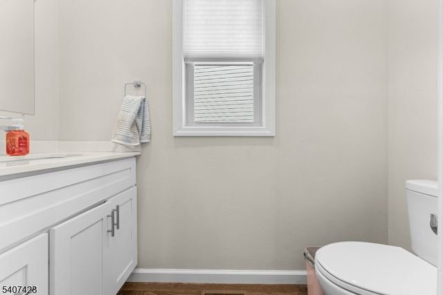 76 Valerie Dr, Manville Boro, NJ 08835