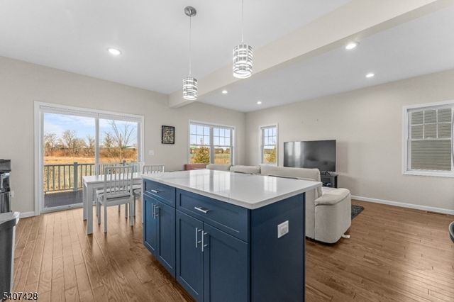 76 Valerie Dr, Manville Boro, NJ 08835