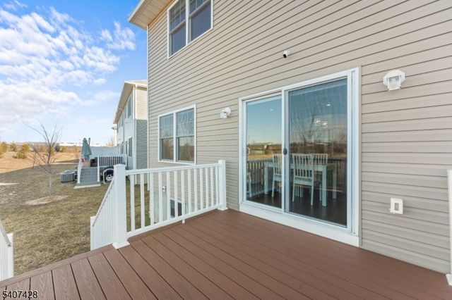 76 Valerie Dr, Manville Boro, NJ 08835