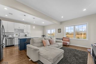 76 Valerie Dr, Manville Boro, NJ 08835