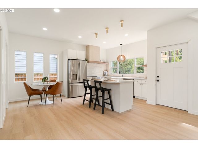 6407 Ne 32ND Pl, Portland, OR 97211