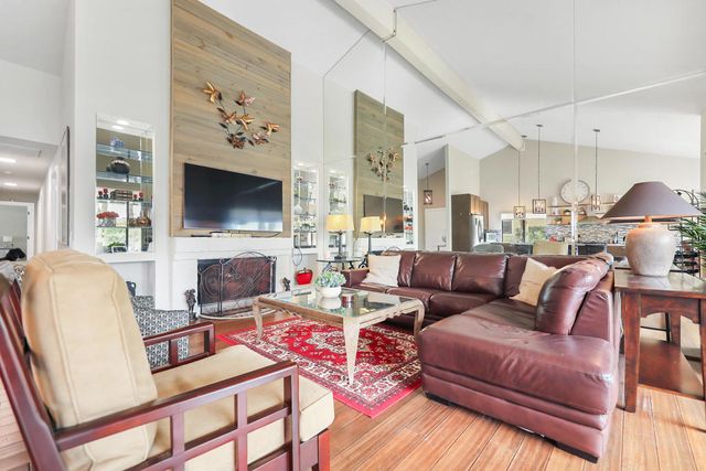 331 Red River Road, Palm Desert, CA 92211