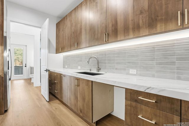 15 Wellesley, Shavano Park, TX 78231