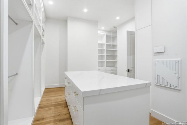 15 Wellesley, Shavano Park, TX 78231