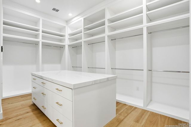 15 Wellesley, Shavano Park, TX 78231