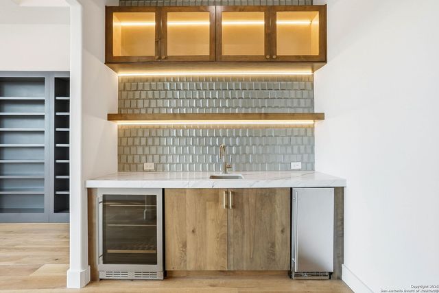 15 Wellesley, Shavano Park, TX 78231