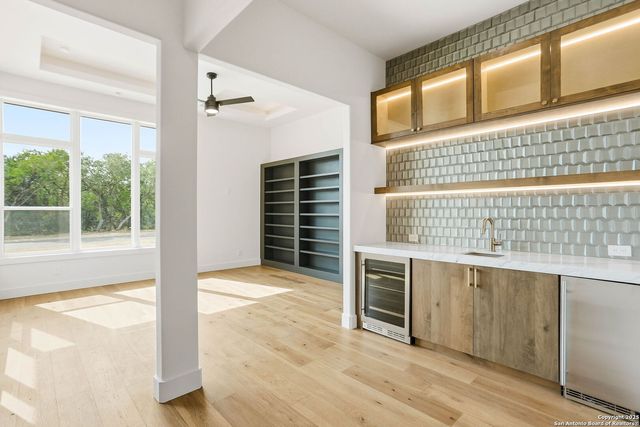 15 Wellesley, Shavano Park, TX 78231