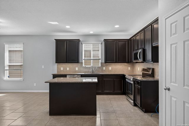 451 Rustic Willow, Selma, TX 78154