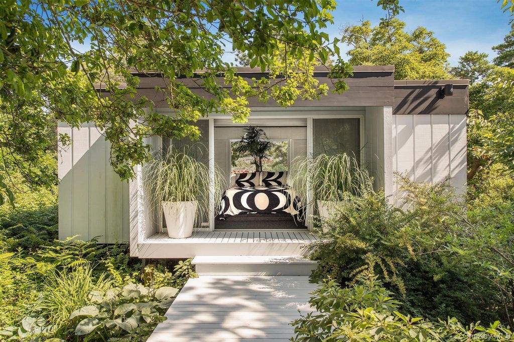 607 Shore Walk, Fire Island Pines, NY 11782 — photo 3